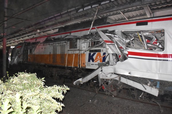 全廃車】メトロ6000系6124F追突事故により大破 : JABODETABEK