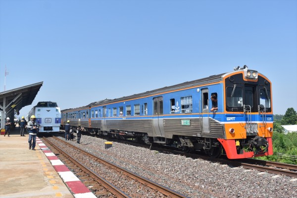 JR北】いざ湖上駅へ!!キハ183スラントノーズ車4両東北(新)線入線