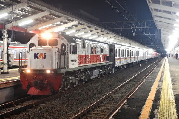 東急】8000系8007F他6両が廃車の為パシルブングールに配給される(11月