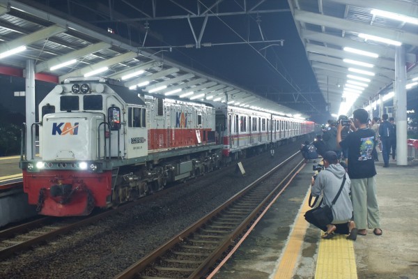 東急】8000系8003F6両が廃車の為パシルブングールに配給される(12月2日