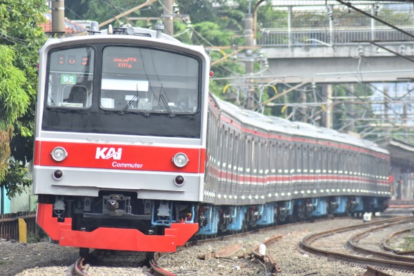 JR東】205系埼京線ハエ4編成、全検出場&運用復帰 : JABODETABEK