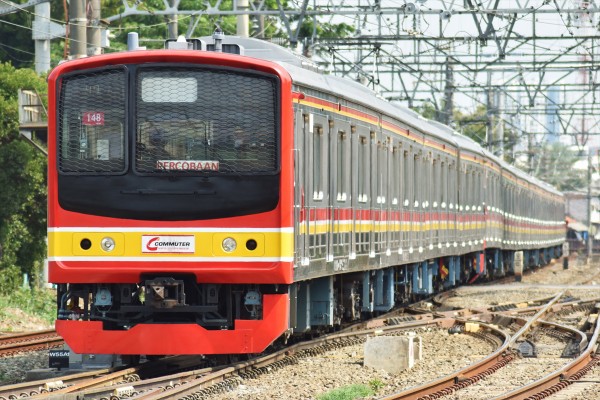 恐れていた!!メルヘン顔封じ込め!!205系M64編成12連化試運転(12月8日) : JABODETABEK COMMUTERS NEWS