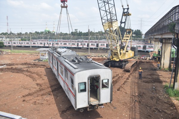 デポック電車区】2025年度分廃車オフレール作業始まる②(1月2日