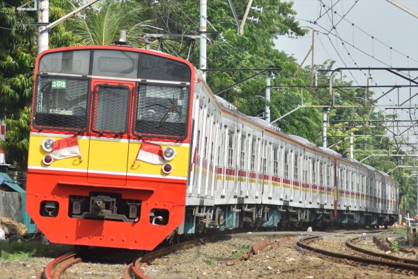 幕車消滅!!】203系マト52編成、前面表示器LED化 : JABODETABEK