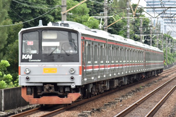 ジャカルタ転属】塗装完了前に運用開始!!205系武蔵野線M23+22編成(10月21日) : JABODETABEK COMMUTERS NEWS