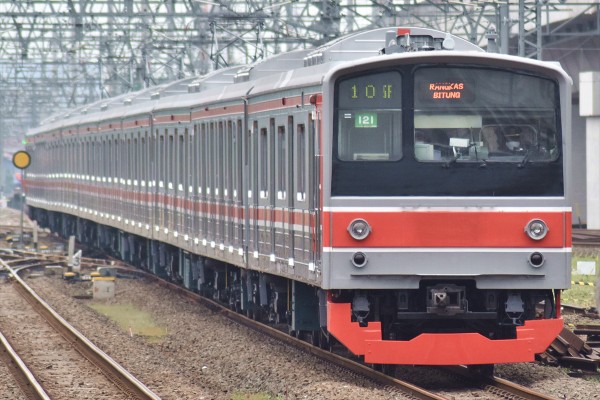 埼京線が武蔵野線に変身!?205系ハエ13編成、全検出場&運用復帰
