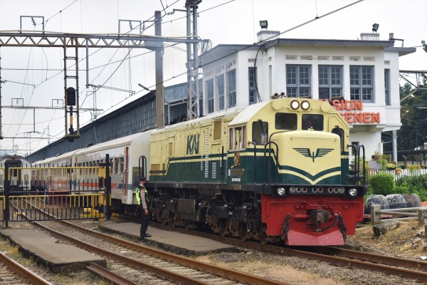 復刻国鉄色二号機】CC201 8334、首都圏上京!!(7月3日