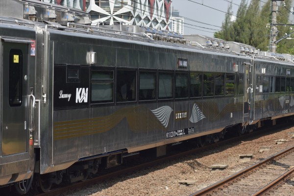 2023年製新型ステンレス客車、特急Argo Dwipanggaで運行開始!!(12月13