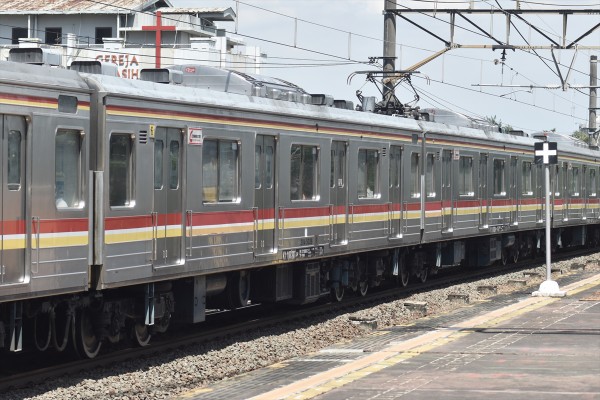 レア貴重?205系武蔵野線M18編成暫定10連化(6M4T) : JABODETABEK