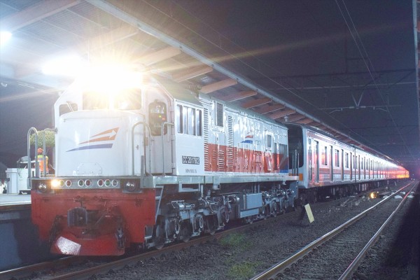 205系武蔵野線M64,51,27,35,14編成 Yokoso ! Tanjung Priok !!メルヘン