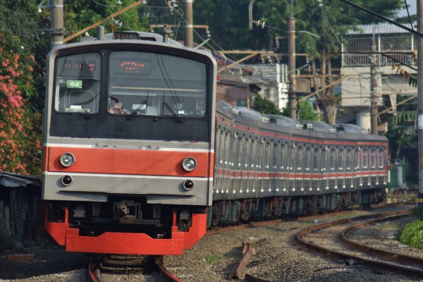 205系横浜線H22+21編成、H23+4編成暫定8連化 : JABODETABEK COMMUTERS NEWS