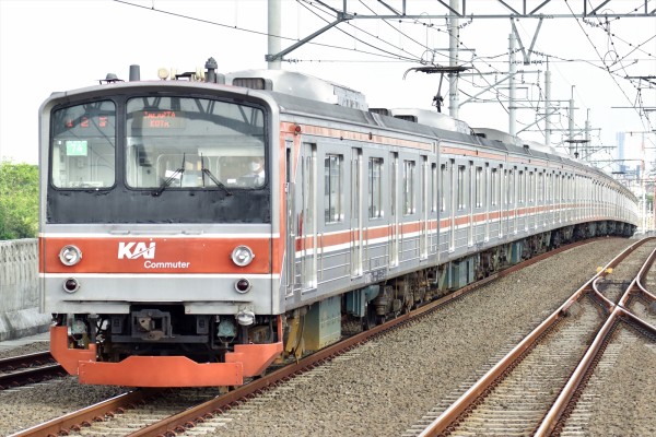 メルヘンも冷房換装?205系武蔵野線M64編成暫定10連化 : JABODETABEK