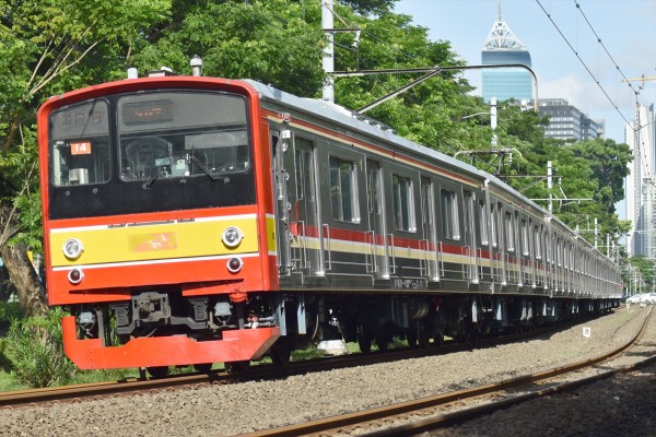 205系武蔵野線M32編成&M15編成暫定8連化 : JABODETABEK COMMUTERS NEWS