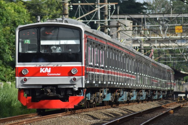 小変化】205系埼京線ハエ31編成前面ロゴ設置+α : JABODETABEK