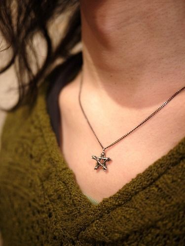 TROVE TWIGGY STAR NECKLACE SILVER | www.carmenundmelanie.at