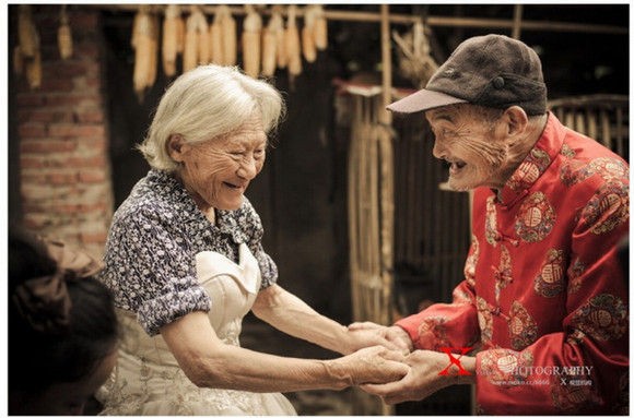 連れ添って81年 初めて結婚写真を撮った老夫婦 おじいちゃん 妻はとてもきれい おばあちゃんは感激して涙 ウェディングプランナーミュウの日記