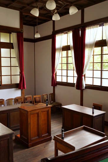 ◉真作保証◉小松益喜〓神戸地方裁判所旧庁舎風景◉油彩画F6号