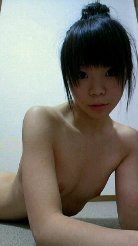 ロリ系美少女のえっちな写メ エロ写メ投稿