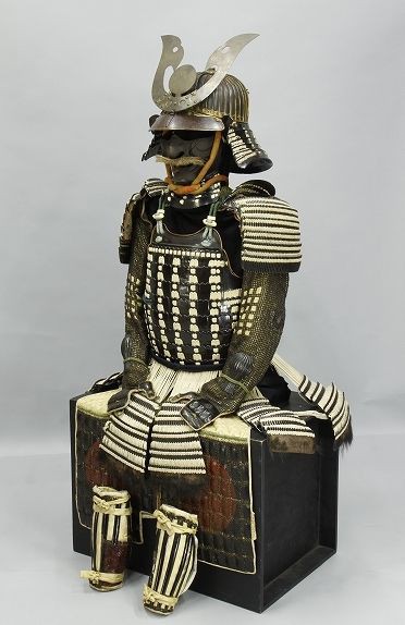 明珍家次銘 白絲縅伊予札二枚胴具足 オークション出品作品 : 骨董・古 