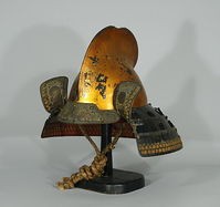 兜 骨董品 五月のもの 『大楠公 三ッ鍬形 御兜』平安友真作｜骨董品買取