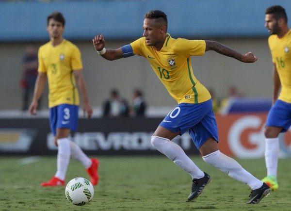 ネイマールxジョーダン コラボ】 ナイキ ハイパーヴェノム2 NJR FG 白