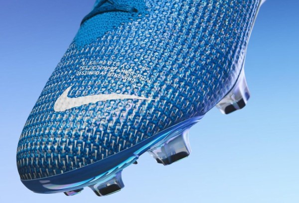 新型】 ナイキ マーキュリアルスーパーフライ7 & ヴェイパー13 FG 正式