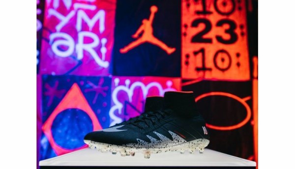 Nike ハイパーヴェノム サッカースパイク　マイケルジョーダンコラボ ネイマールxジョーダン コラボ】 ナイキ ハイパーヴェノム2 NJR