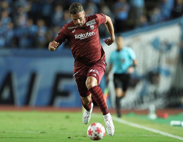 ポドルスキがアディダス「X99.1FG」を着用！その他の着用選手も