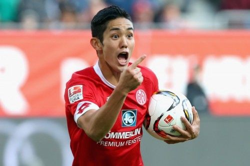 武藤嘉紀選手（ FSVマインツ05所属 ）サイン入り ミニサッカー
