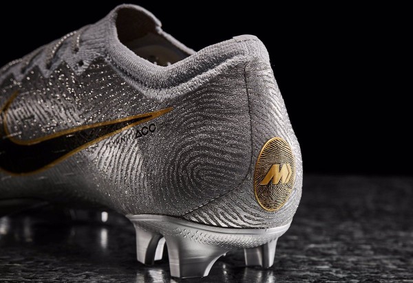 モドリッチがバロンドール初受賞！マーキュリアルヴェイパー12