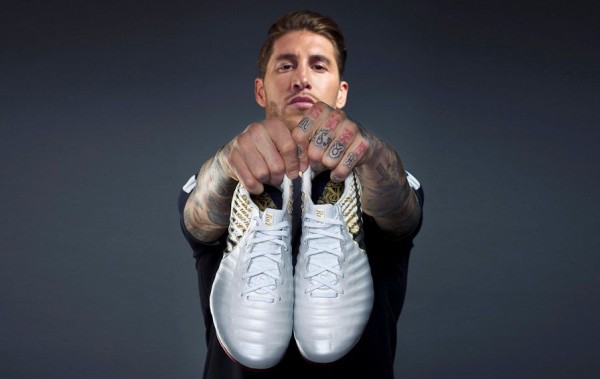 セルヒオ・ラモス着用スパイク】 ナイキ ティエンポレジェンド7 SR4 FG