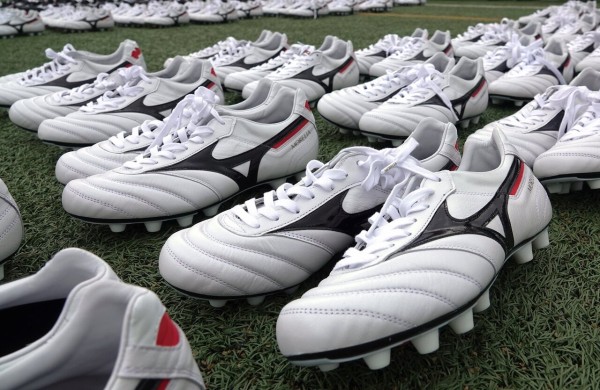 【激レア】モレリア2japan 白金2020年モデル 新作 ミズノ「モレリア2JAPAN」 正式公開！2020年最新モレリア2