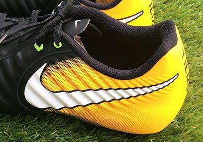 ナイキ　ティエンポ　リゲラ　IV ナイキid 美品 NIKE ナイキ ティエンポ X リゲラ IV TF(ブラック×ホワイト) 897766