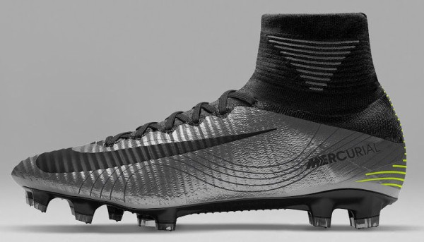NIKEiD マーキュリアルスーパーフライV CR7 ヘリテージ 登場 : Kohei's