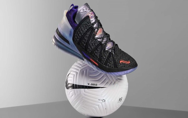 エムバペとレブロンのコラボスパイク！NIKE「マーキュリアルスーパー
