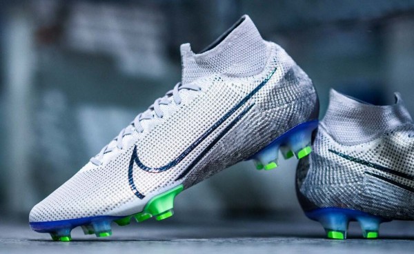 ナイキ サッカースパイク マーキュリアル&ヴェノム 2足セット NIKEスパイク新色 Terra Pack 正式公開 (マーキュリアル&ファントム