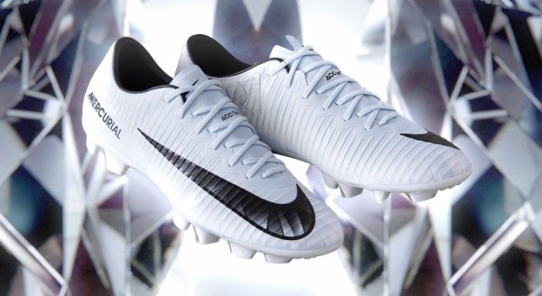 【極美品】NIKE マーキュリアル ヴェイパー 11 HG-V NIKE マーキュリアルヴェイパー11 HG-V 27cm NIKE ナイキ