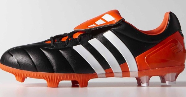 MFラキティッチが練習時にプレデターマニアを着用！(17年前のスパイク