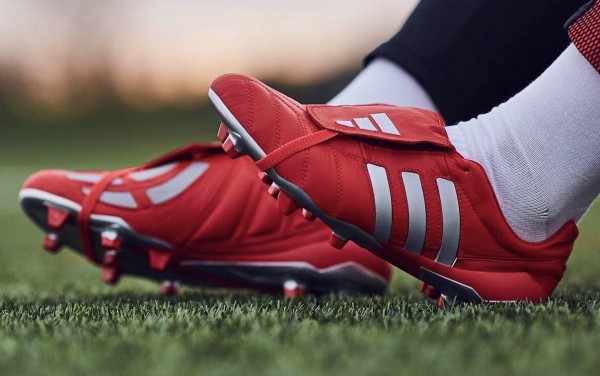 アディダス プレデターマニア リメイク 2019 レッドリミテッドエディション アディダス プレデターマニア リメイク 2019 レッドリミテッド