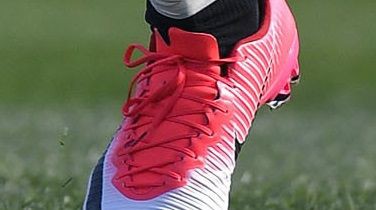 原口元気が特注スパイク「NIKE ヴェイパー12エリートPRO FG」を