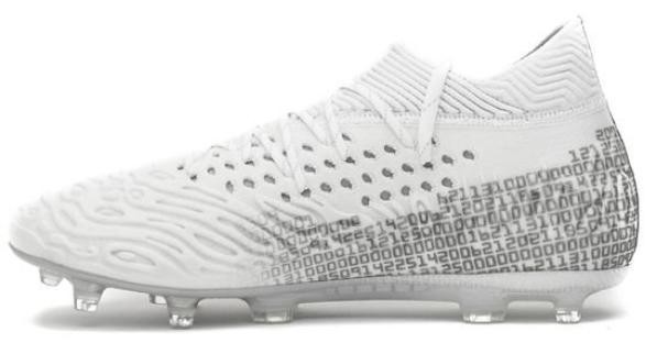 日本代表MF堂安律が特別仕様のPUMAフューチャー19.1を着用