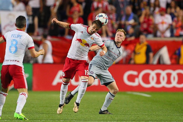 ACミランのカラブリアがメッシ16+ピュアアジリティを履けている理由と