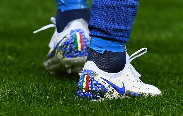 レオナルド選手実使用　サッカースパイク HATTRICK（ハットトリック）-選手の想いをファンへ届ける公式