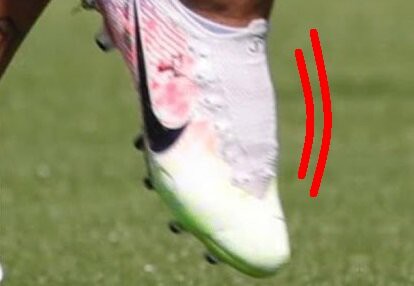 ネイマールが練習でマーキュリアルヴェイパー13NJRをレースレス