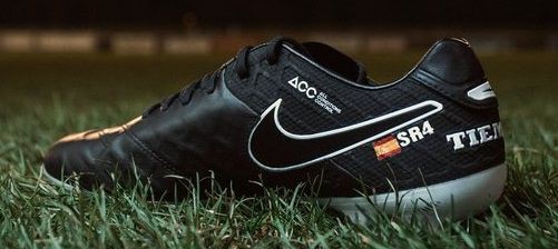 サッカースパイク ティエンポレジェンド6 AG25.5 NIKE ID culto.pro