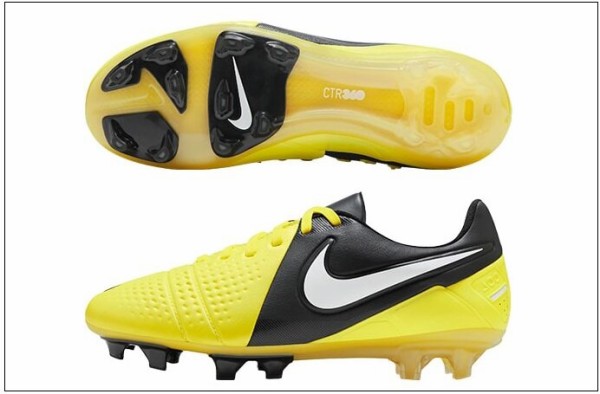 ナイキ復刻版スパイク「CTR360マエストリ3 FG SE」が限定発売