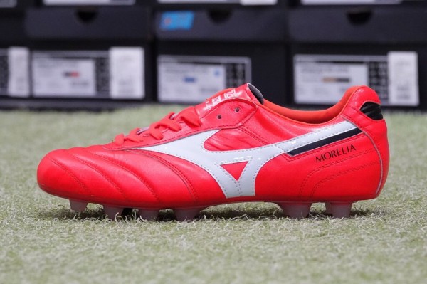 サッカー スパイク　ミズノ　モレリア2 Japan イグニションレッド 赤　限定 サッカー スパイク ミズノ モレリア2 Japan イグニションレッド