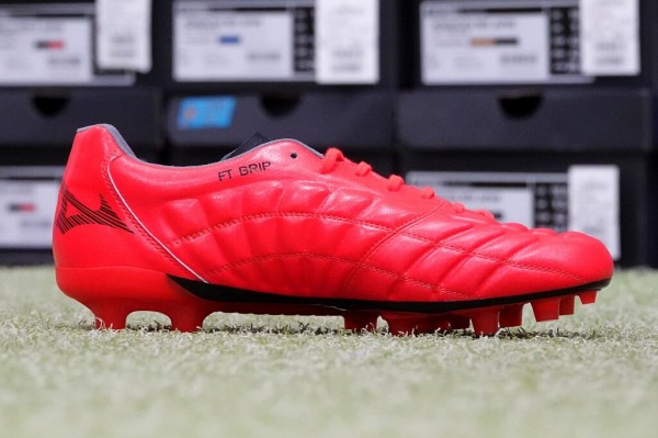 モレリア2 JAPAN イグニション レッド　サッカースパイク　MIZUNO MIZUNO ミズノ モレリア Ⅱ JAPAN(レッド×ホワイト) P1GA200160