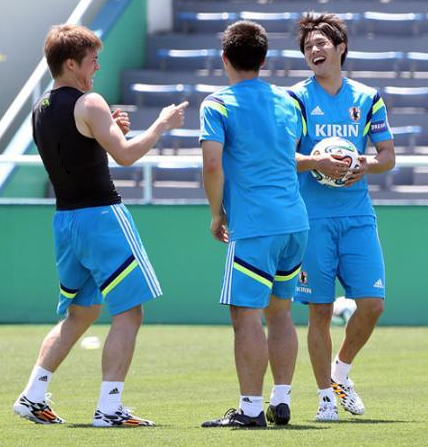 【サイン入り】元日本代表清武選手/未使用サッカースパイク 日本代表 海外組 自主トレでの着用スパイク : Kohei's BLOG