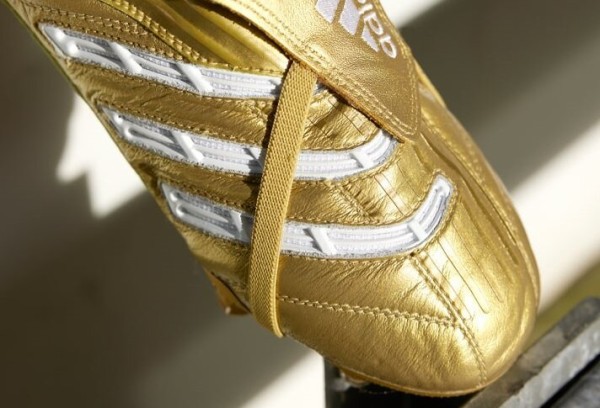 【数量限定エディション】プレデター アブソリュート FG ゴールド　ジダン 数量限定エディション】プレデター アブソリュート FG ゴールド